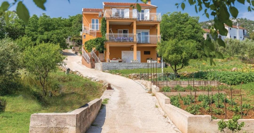 Apartment Petra Raslina Exterior photo